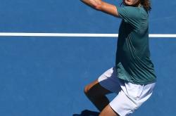 开云体育官方网站-关于美国网球队险胜英国网球队，西西帕斯制霸全场的信息