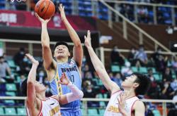 开云体育入口-天津队轻取北京队，布克统治全场