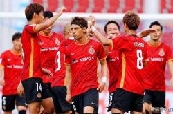 开云体育在线-广岛三箭与泰国球队对决，实力对比明显