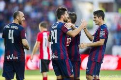 开云体育中国官网-埃瓦尔球员红牌遭罚，影响下场比赛