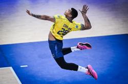 开云平台-马德里竞技完胜那不勒斯，罗本完成帽子戏法的简单介绍