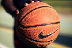 开云体育登录-德甲争冠战之夜，莱奥彻底打爆防线，改写冠军版图