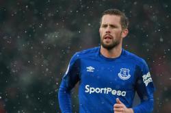 开云APP-虚拟对决，深圳队轻取湖人，西亚卡姆关键制胜改写篮球想象