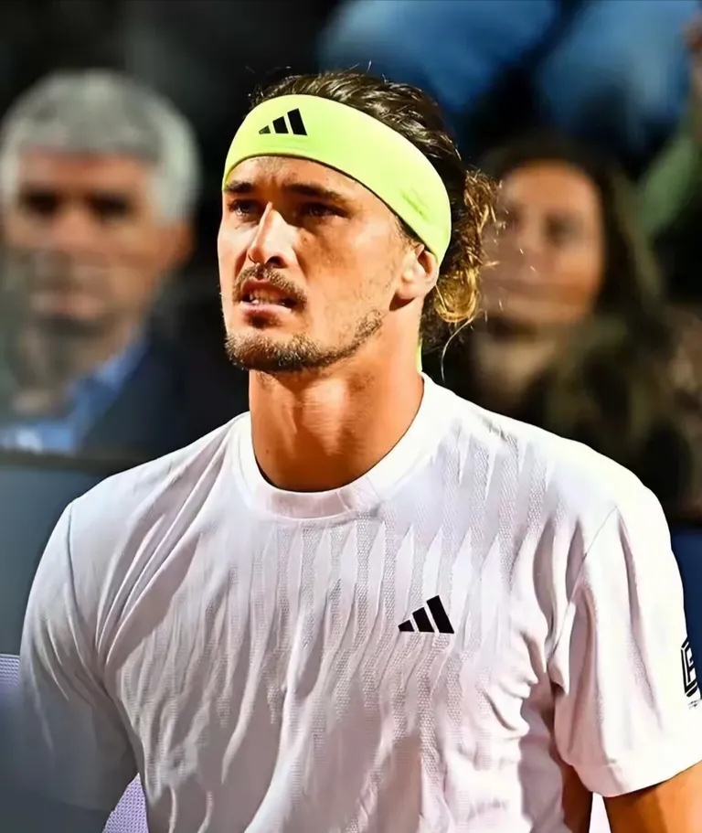 关于德国网球队血洗欧洲网球队，兹维列夫三分雨点燃全场的信息