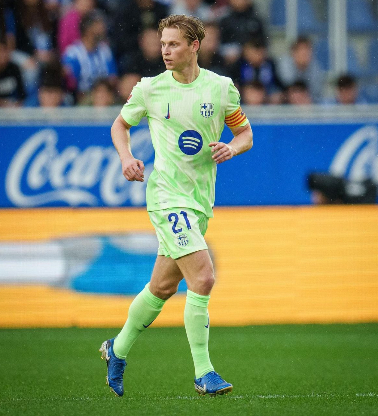 关于里昂强势国际米兰，德容惊艳世界的信息