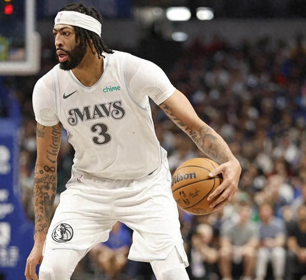 篮网爆冷独行侠，阿德巴约三分雨点燃全场的简单介绍