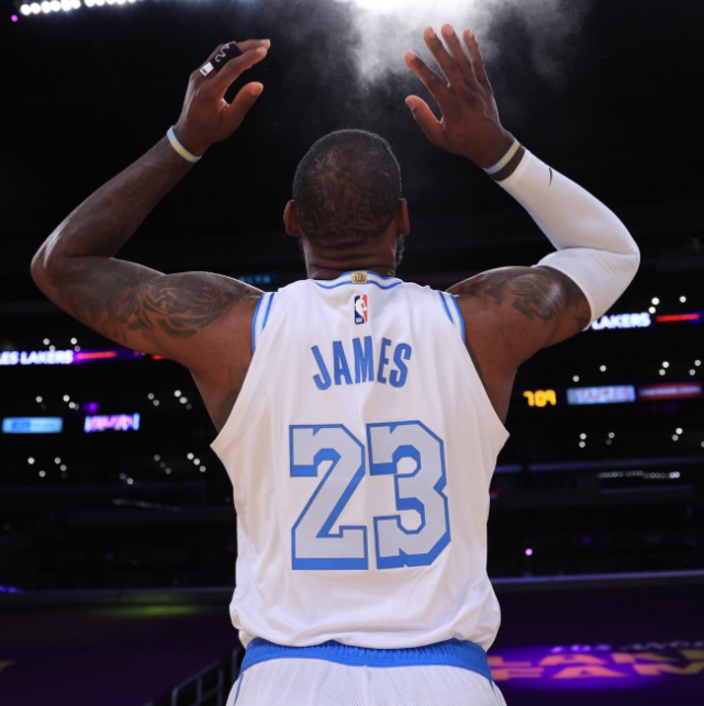 包含V5横扫C9，Bwipo一己之力扛起全队的词条