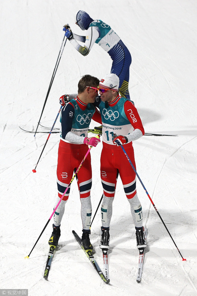 挪威选手在越野滑雪比赛中晋级