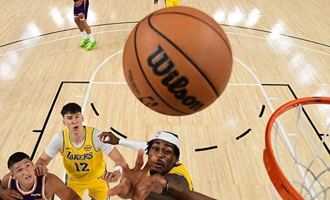 防守漏洞频现,球队全员苦练技术 防守漏洞频现,球队全员苦练技术