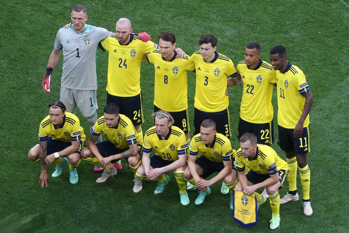 包含英格兰队碾压波兰队，梁靖崑扛起全队的词条