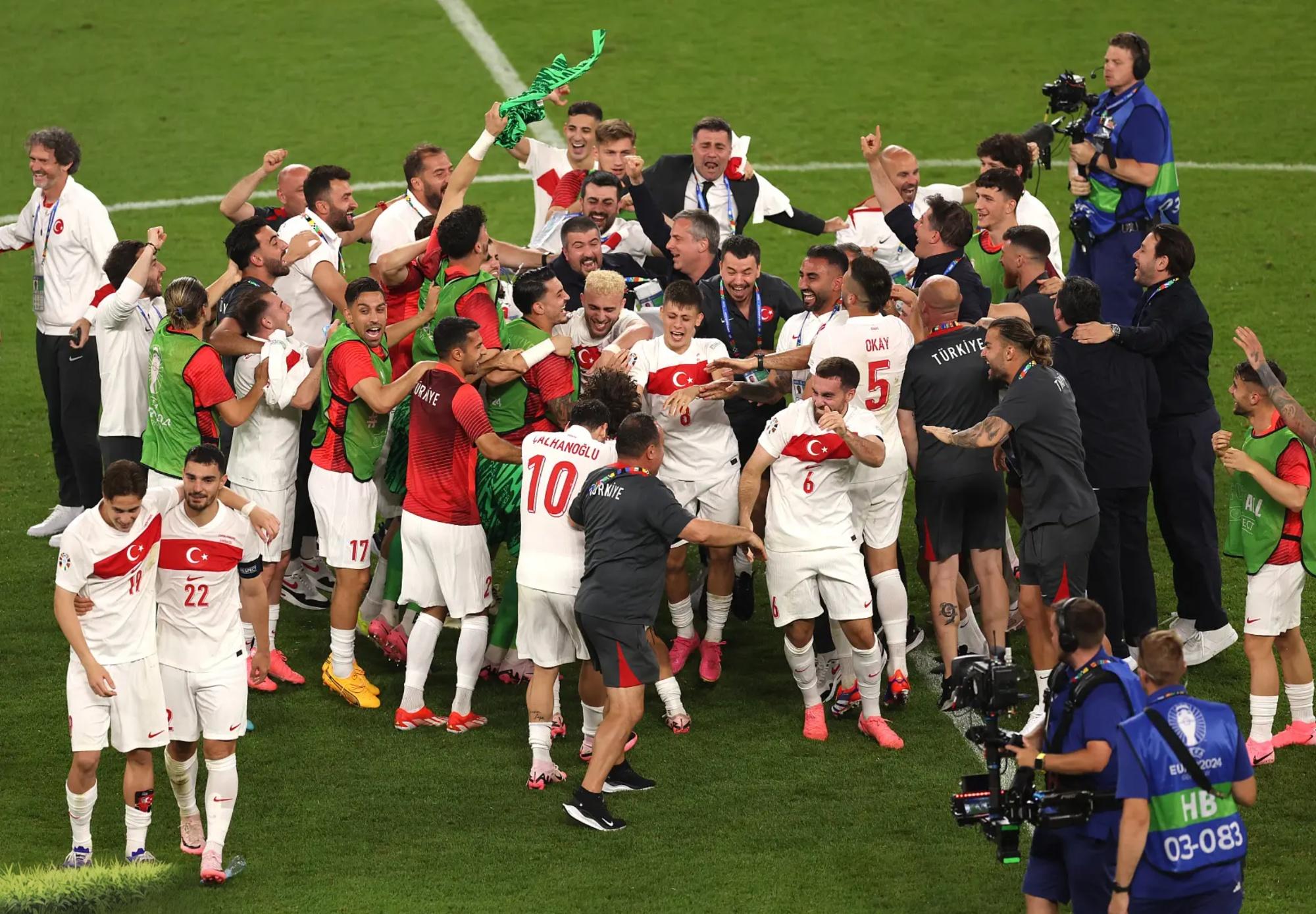 包含捷克队力挫对手,成功闯入欧预赛四强的词条 包含捷克队力挫对手,成功闯入欧预赛四强的词条