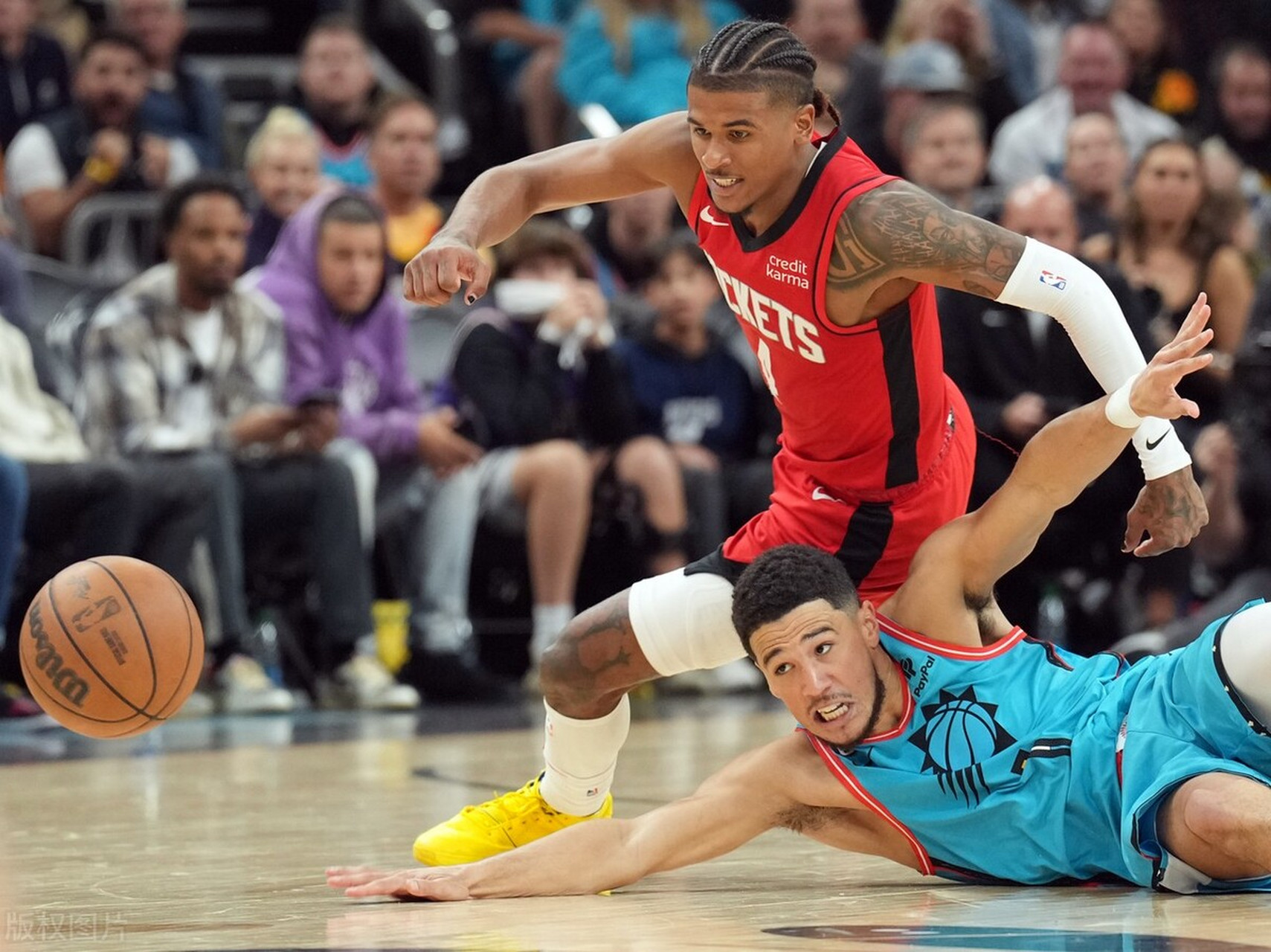 包含公牛翻盘希腊男篮，布克高光表现的词条