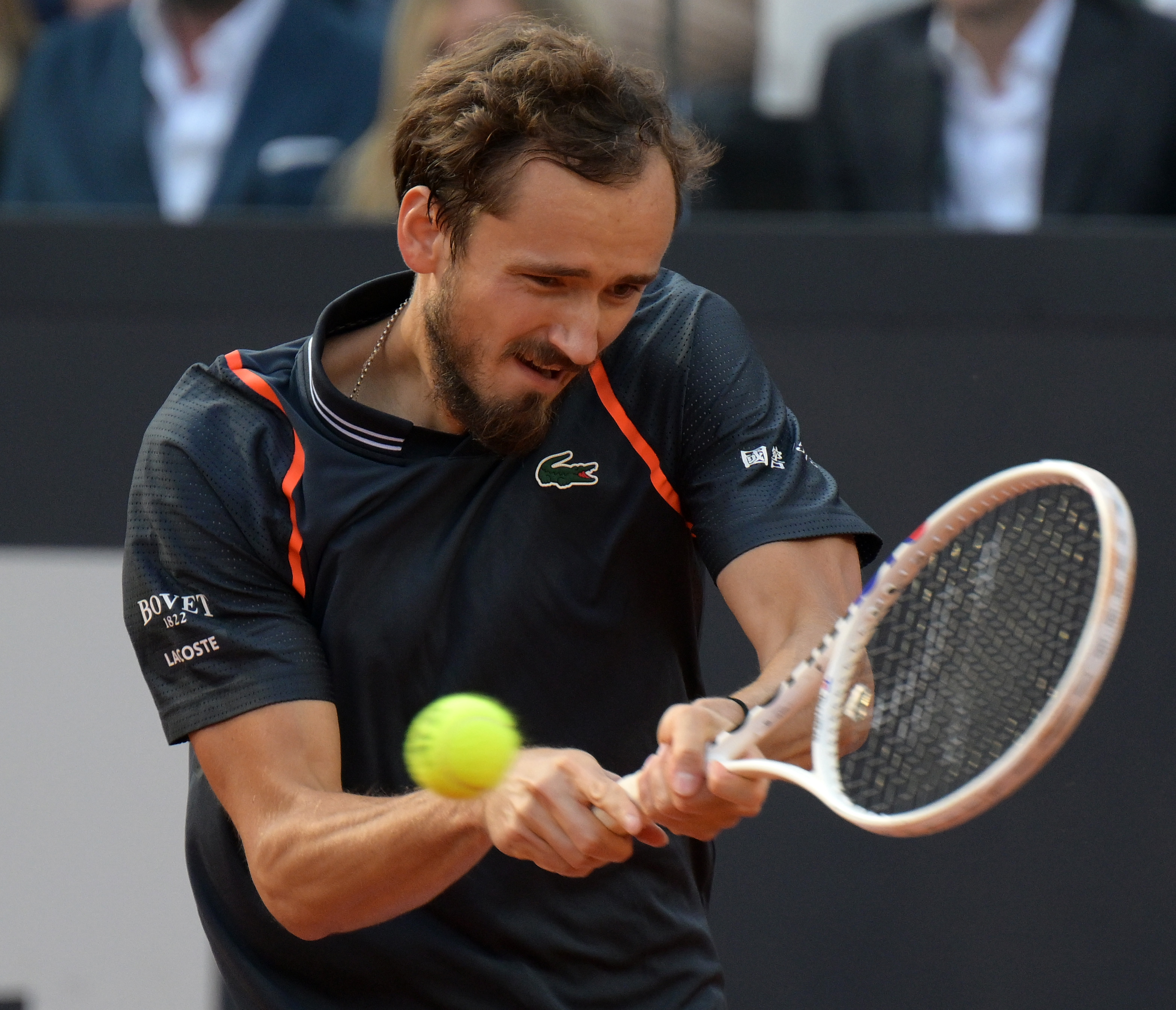 西班牙网球队完胜美国网球队，梅德韦杰夫完成帽子戏法