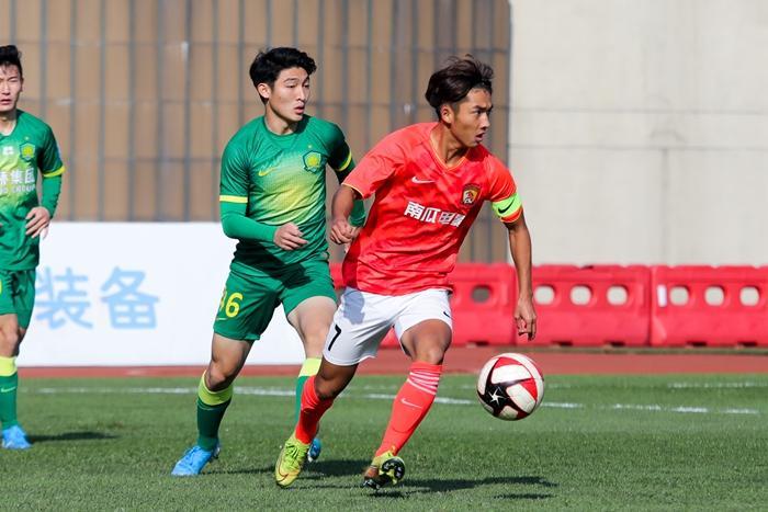 篮球联赛战绩排行榜刷新，强队崭露头角的简单介绍