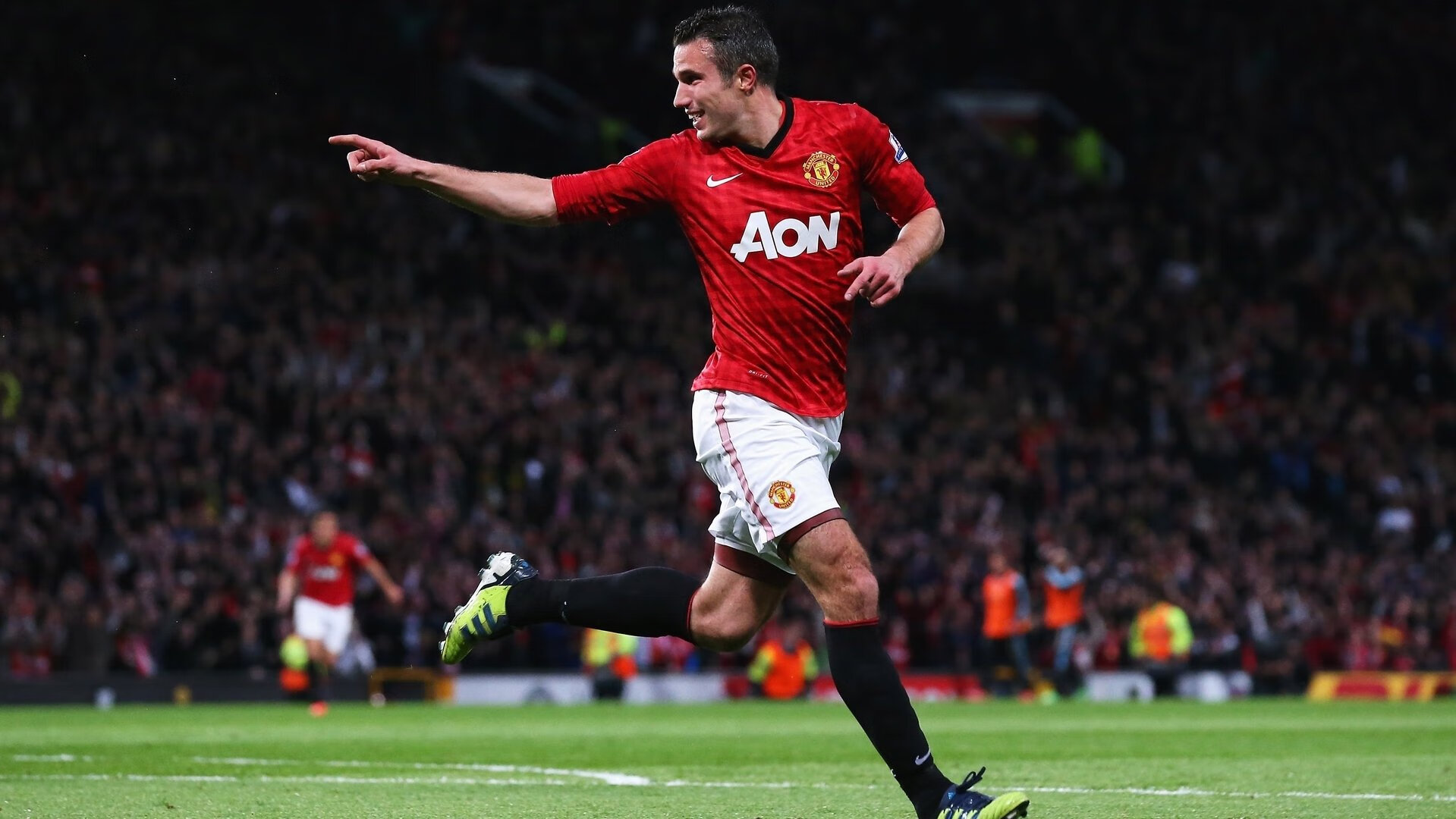 德甲争冠战焦点战，瑞典打穿巴黎，北欧风暴如何席卷欧洲足坛