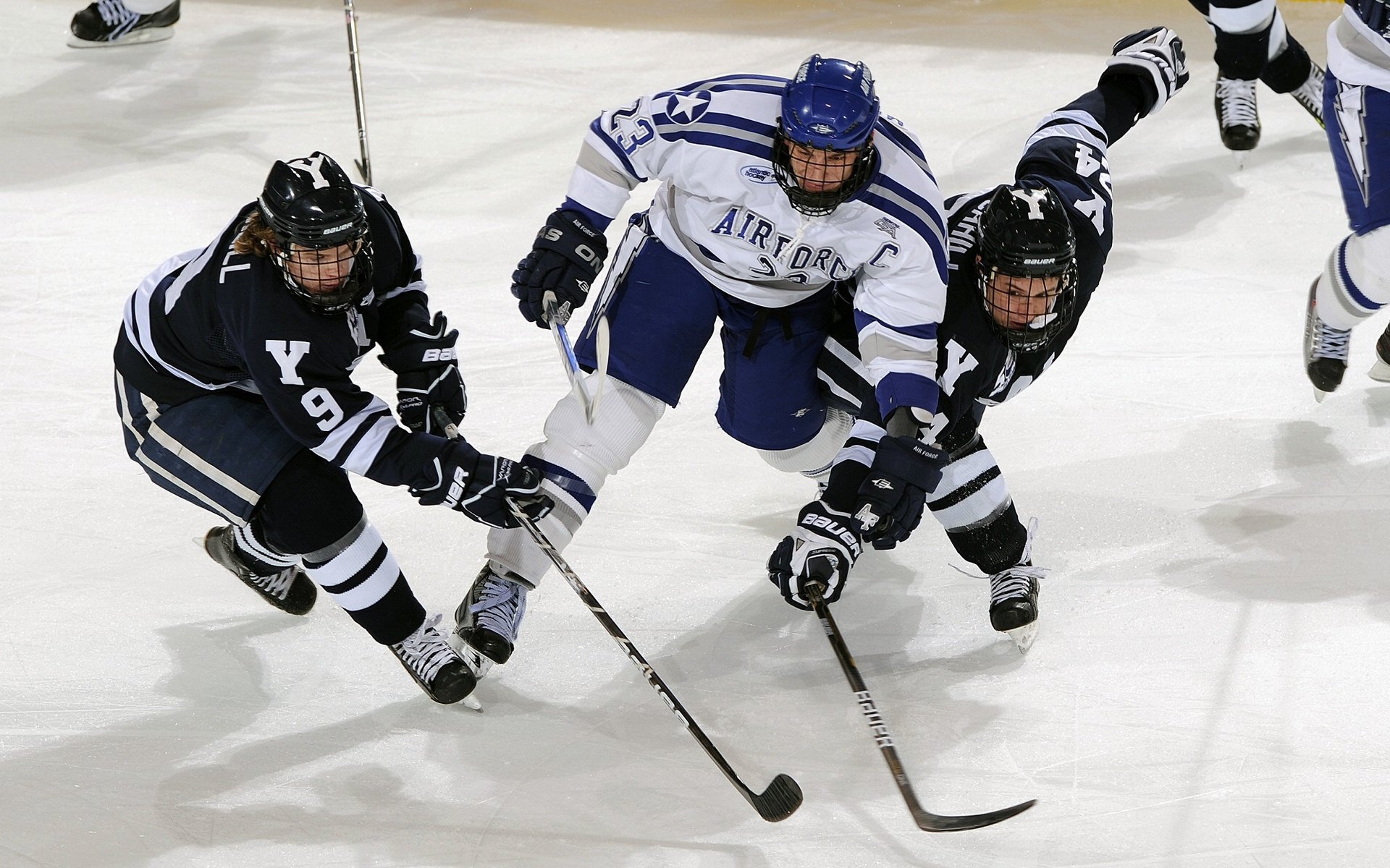 德甲争冠战之夜，莱奥彻底打爆防线，改写冠军版图