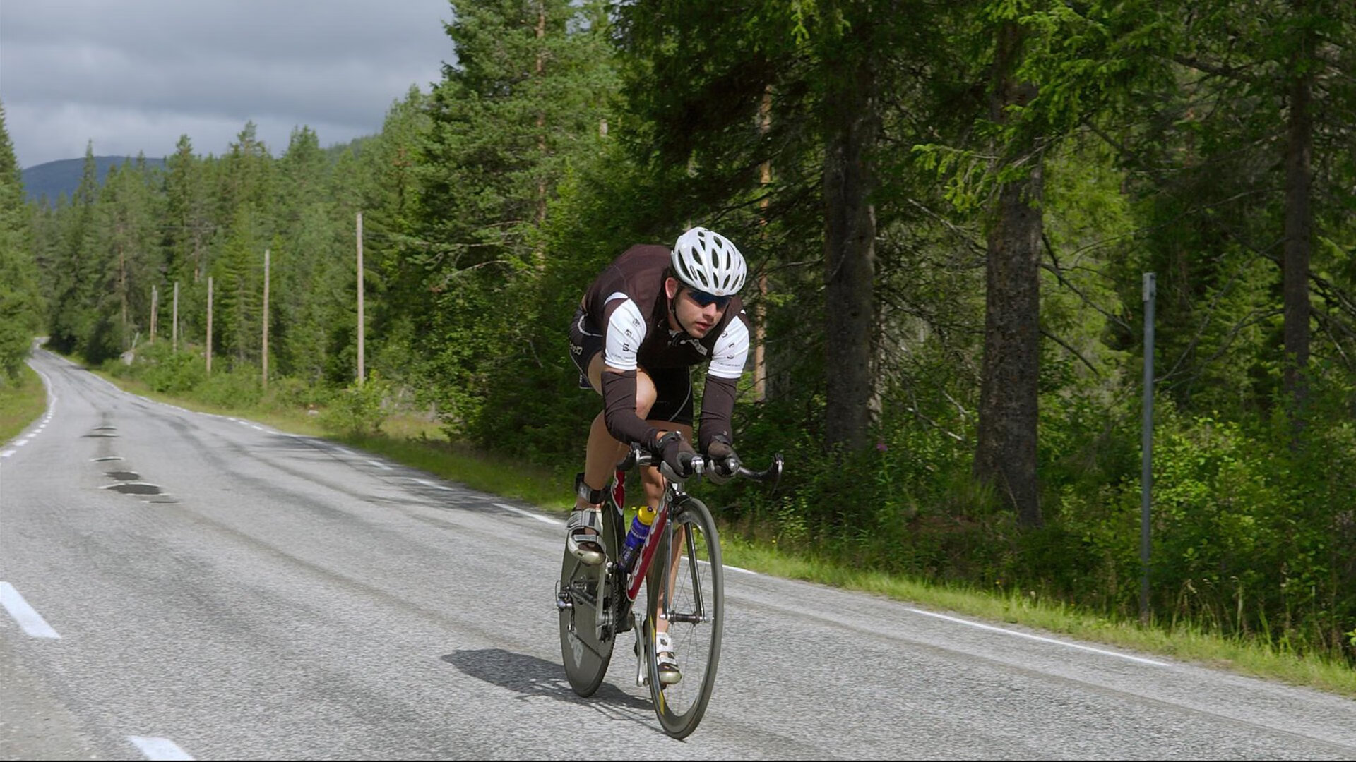 鹈鹕展翅,乔治飞驰,体育世界里的稳稳与接管