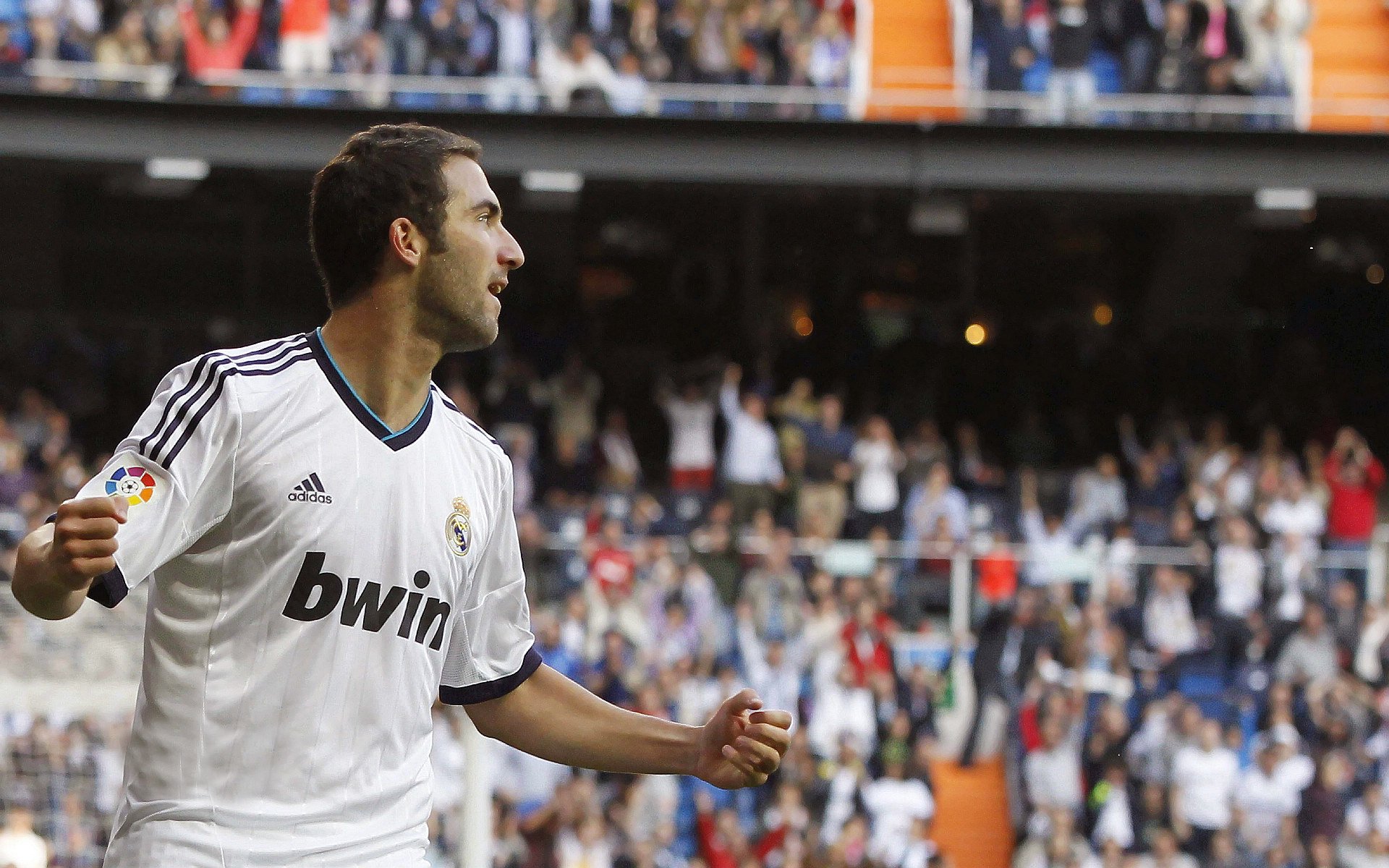 红牛绝地反击，汉密尔顿关键一停，逆转法拉利王朝